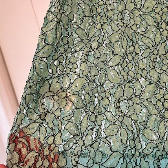 Ann Taylor LOFT Green & Black Lace Blouse with Back Zipper - Medium - Picture 2 of 7